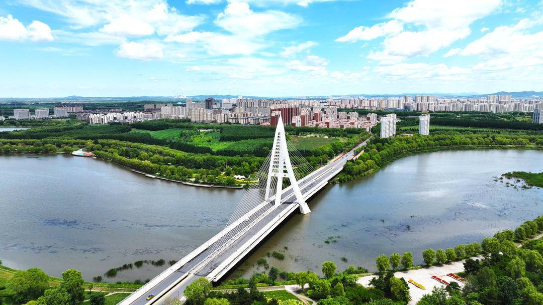 铁岭之光，学习变化的力量，自信成就辉煌之歌